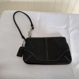 Vintage Coach Black Leather Wristlet Mini Purse Zip Top Pouch Wallet